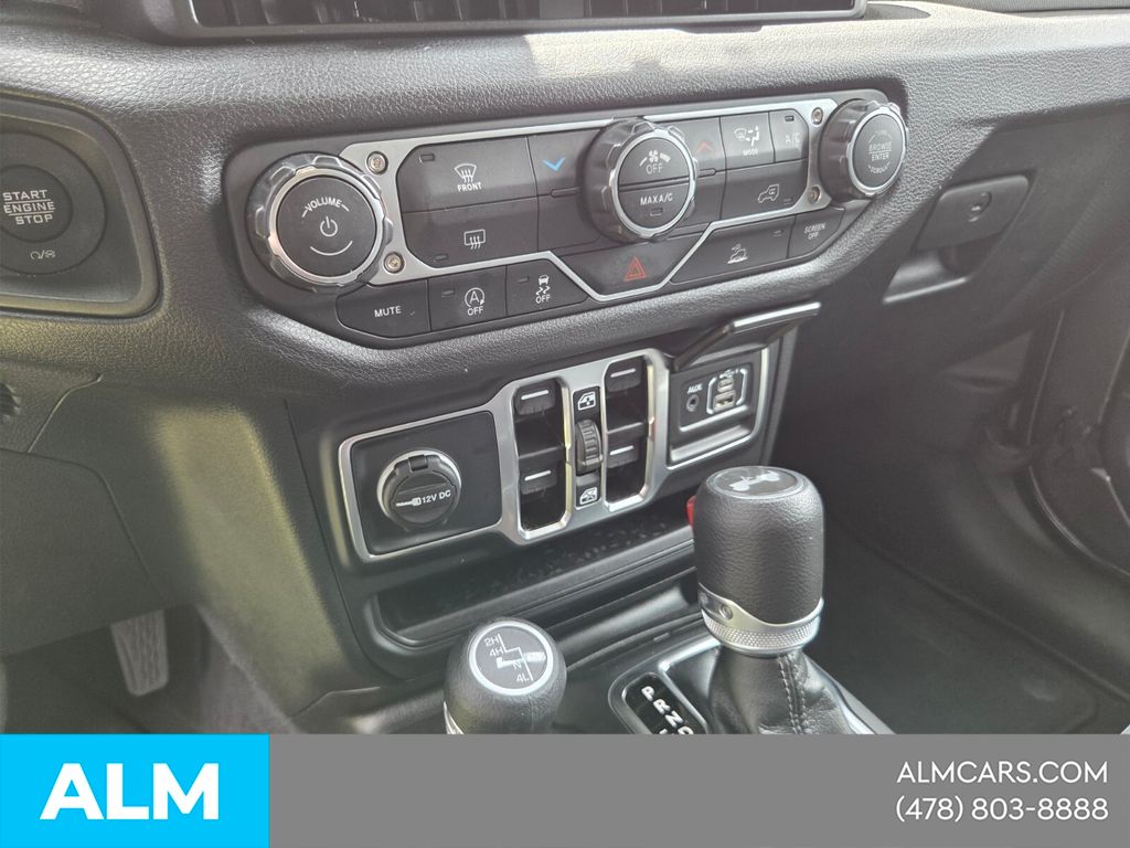 Used 2025 Gray Jeep Sport S image 19