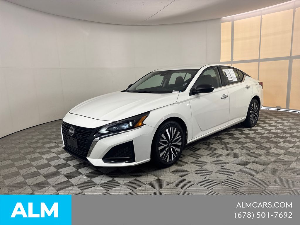 Glacier White 2025 Nissan Altima Sedan Front-Wheel Drive Continuously Variable Transmission
