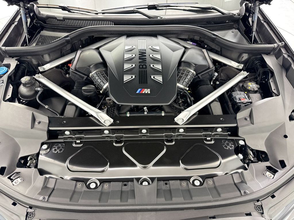 Thumbnail: 2027 BMW X7 - 28