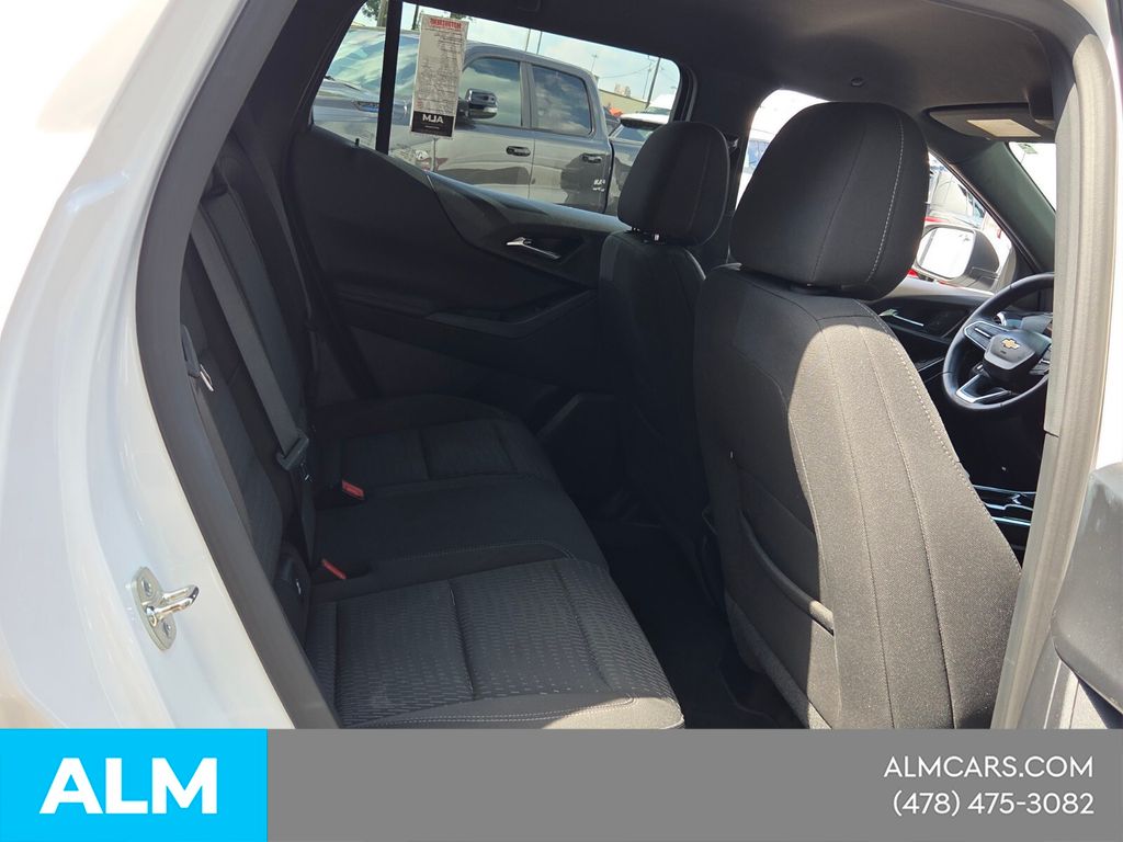 Used 2025 White Chevrolet LT image 14