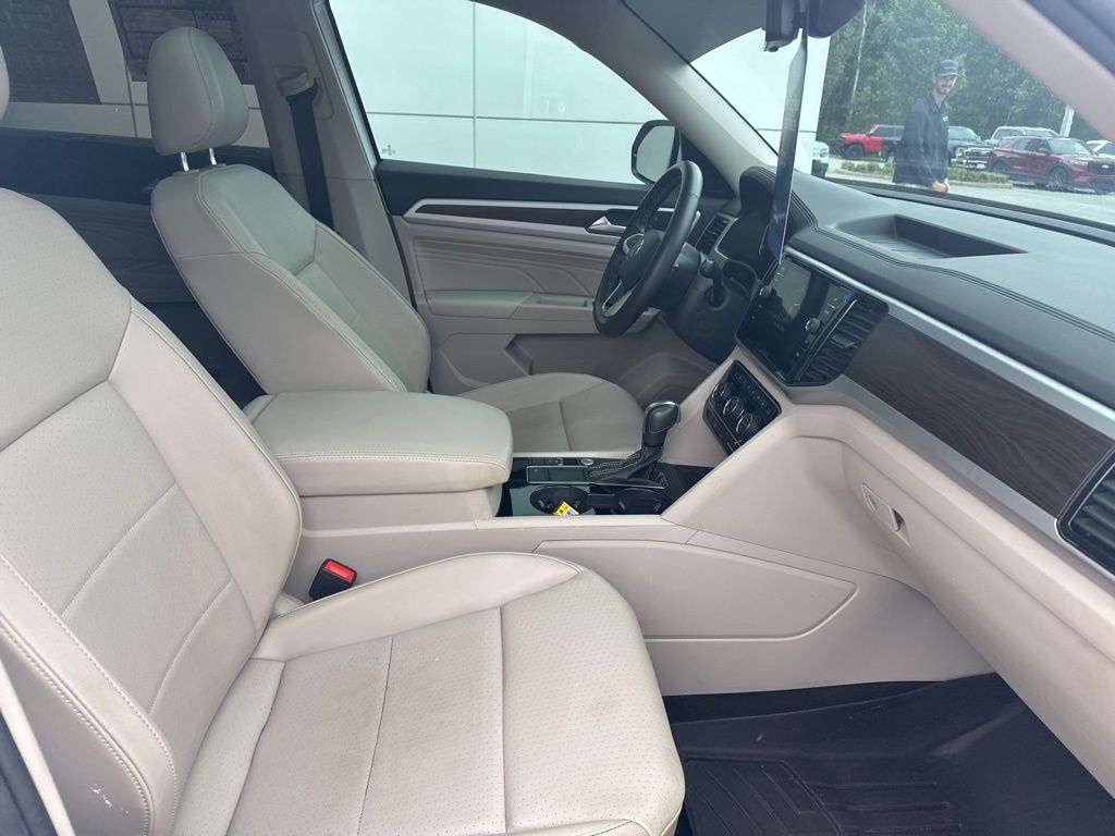2022 Volkswagen Atlas 3.6L V6 SE w/Technology