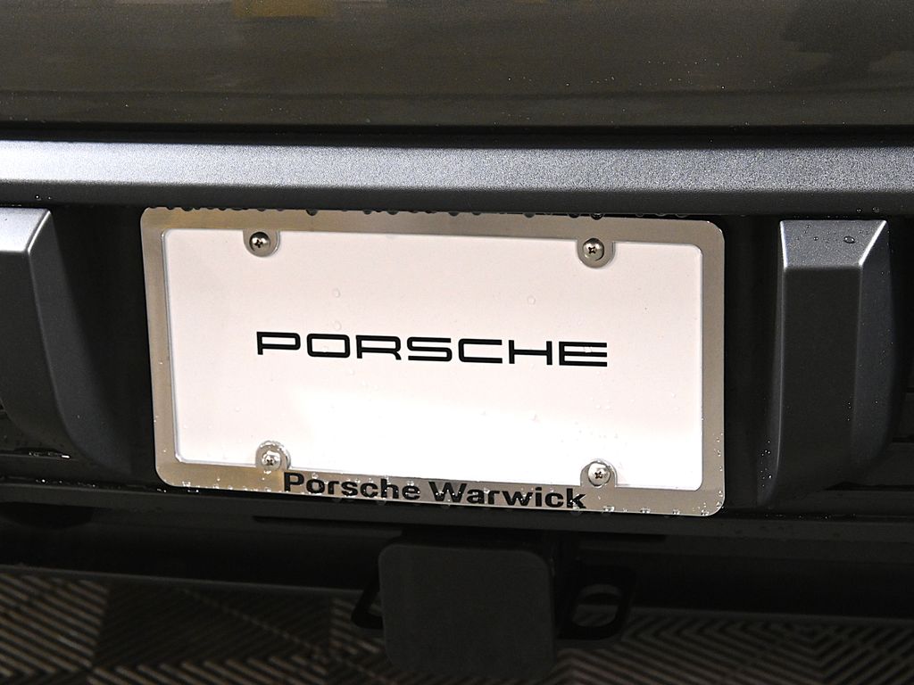 Thumbnail: 2026 Porsche Macan - 14