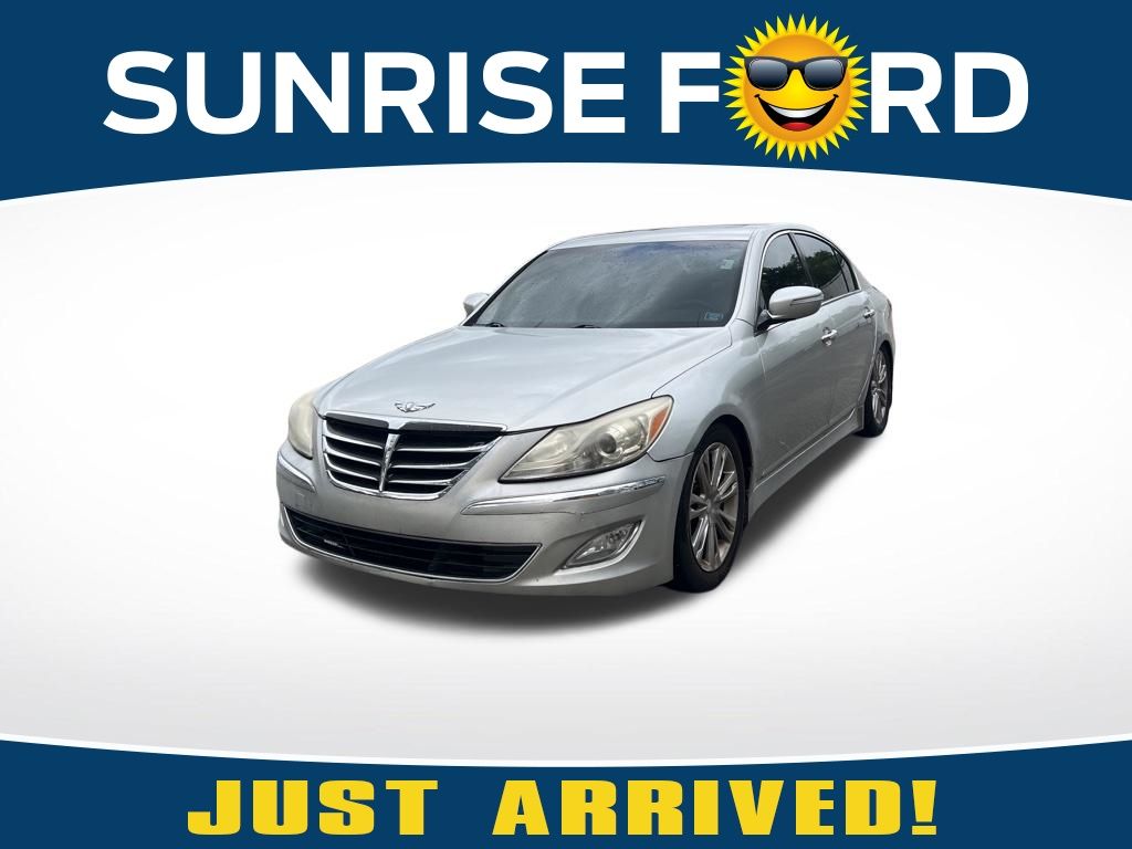 Silver (Platinum Metallic) 2013 Hyundai Genesis 3.8 RWD Sedan Rear-Wheel Drive 8-Speed Automatic
