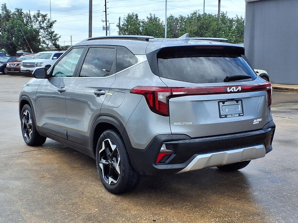 2024 Kia Seltos EX Gray at Shottenkirk Kia Fort Bend
