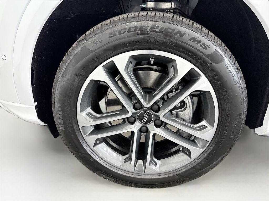 Thumbnail: 2025 Audi Q5 - 30