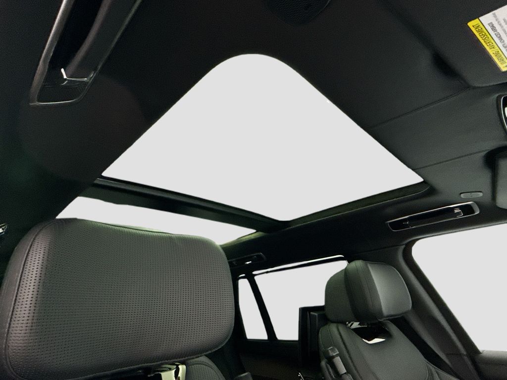 Thumbnail: 2026 Land Rover Range Rover - 17