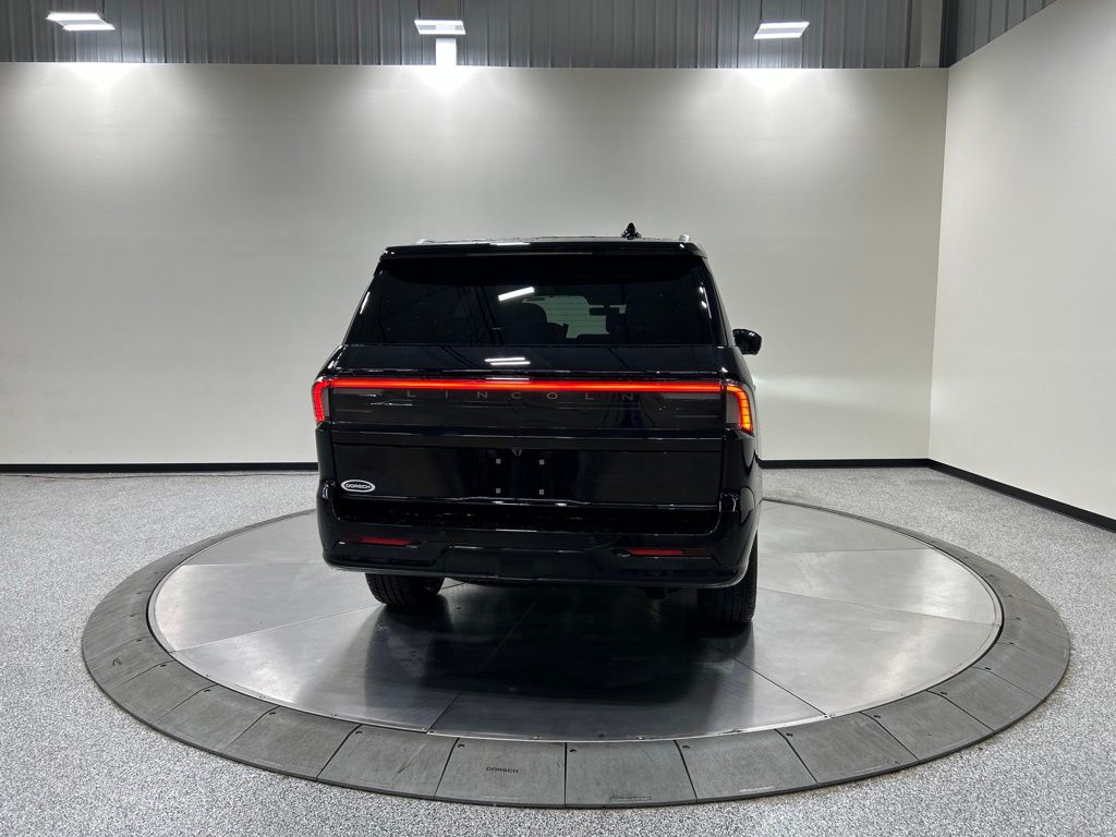 new 2026 Lincoln Navigator car, priced at $99,868