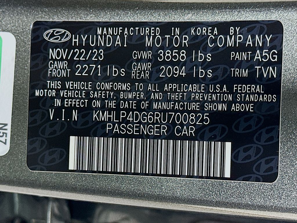 Thumbnail: 2024 Hyundai Elantra - 32