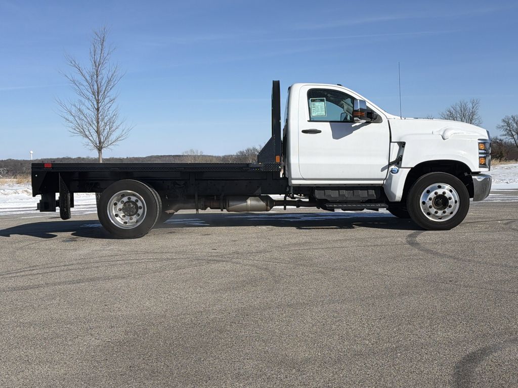 View vehicle photo 5