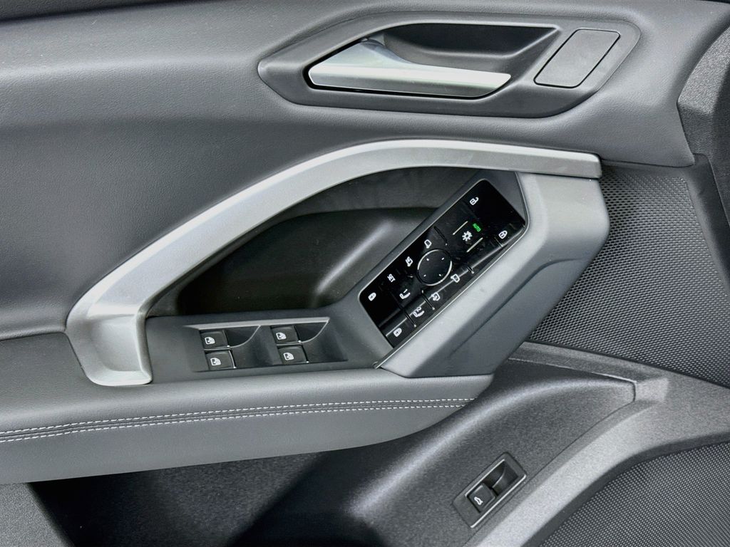 Thumbnail: 2026 Audi Q5 - 23
