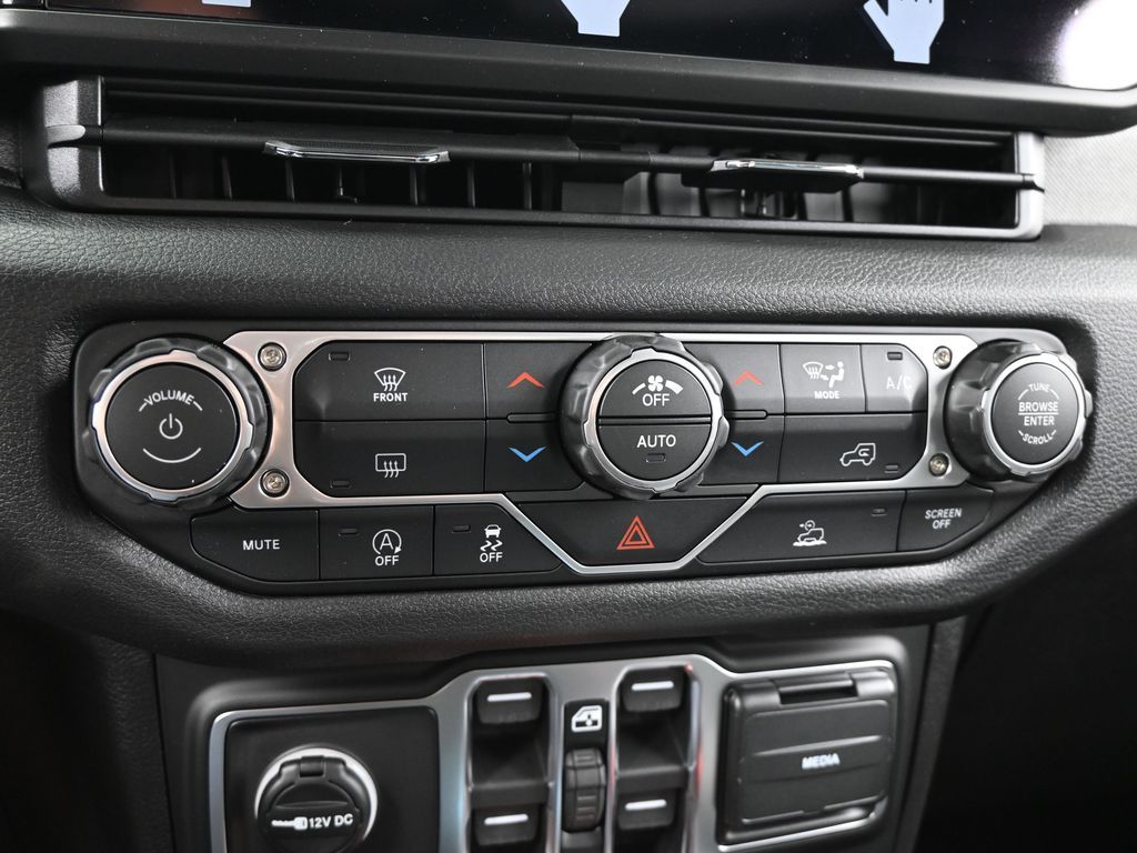 New 2026 Granite Crystal Metallic Clearcoat Jeep Willys image 19