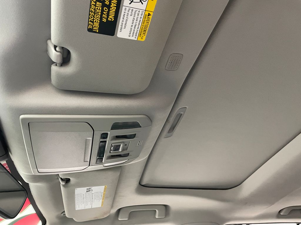 Thumbnail: 2021 Toyota Highlander - 32