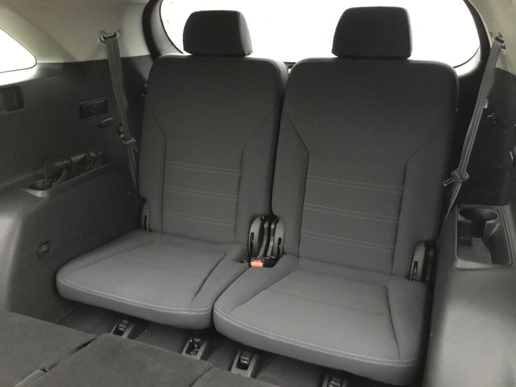 Thumbnail: 2018 Kia Sorento - 17