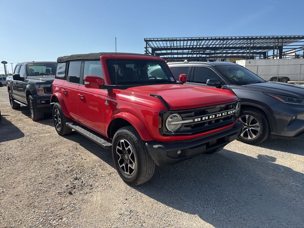 Race Red 2022 Ford Bronco Outer Banks 4-Door 4WD SUV / Crossover Four-Wheel Drive Automatic