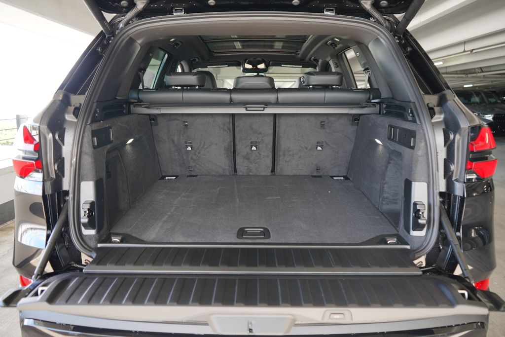 Thumbnail: 2026 BMW X5 - 20