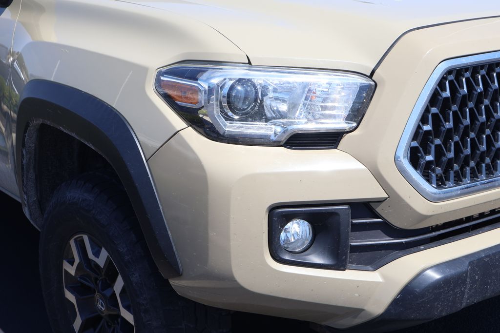 Thumbnail: 2019 Toyota Tacoma - 4