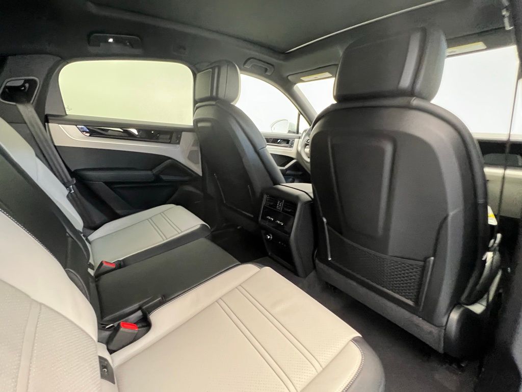 Thumbnail: 2026 Porsche  - 16