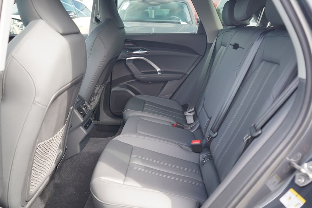 Thumbnail: 2025 Audi Q5 - 7