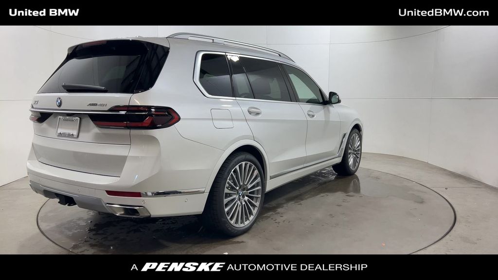 Thumbnail: 2026 BMW X7 - 8