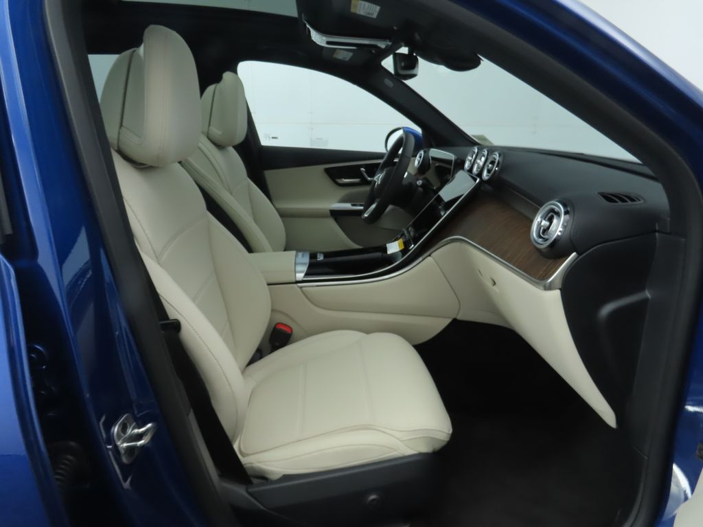 Thumbnail: 2026 Mercedes-Benz GLC - 21