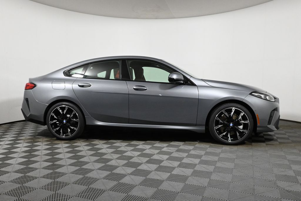 Thumbnail: 2025 BMW 2 Series - 8