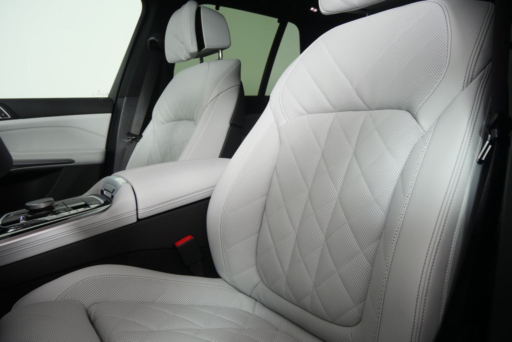 Thumbnail: 2026 BMW X5 - 11