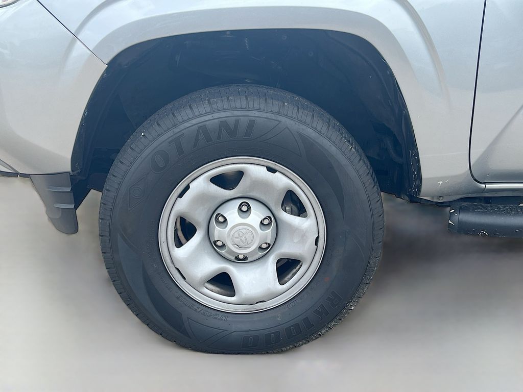 Used 2022 Silver Toyota SR image 27
