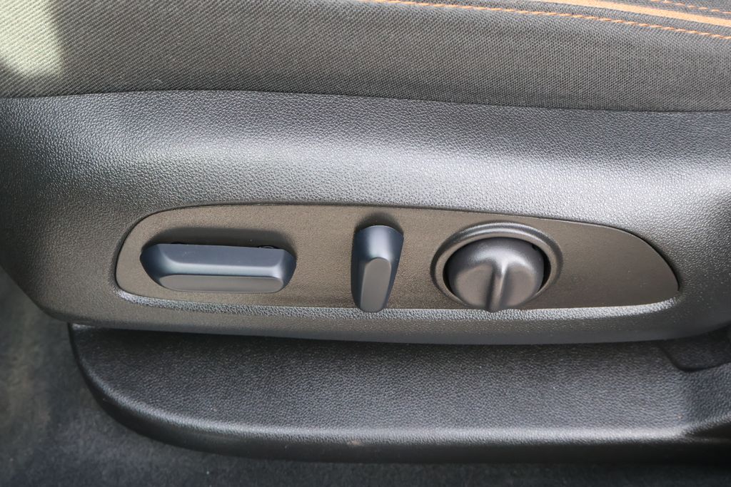 Thumbnail: 2023 GMC Acadia - 11