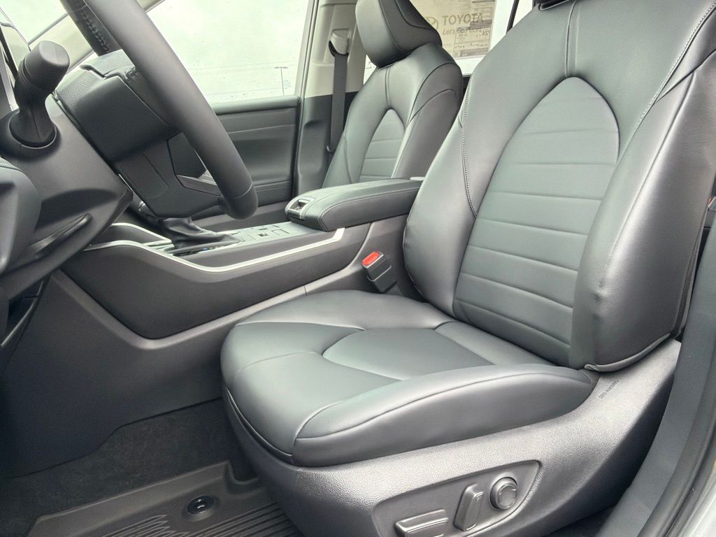 New 2026 Toyota Highlander SUV