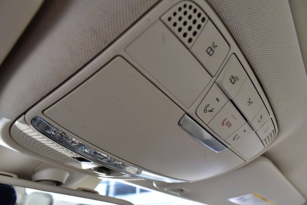 Thumbnail: 2016 Mercedes-Benz C-Class - 30