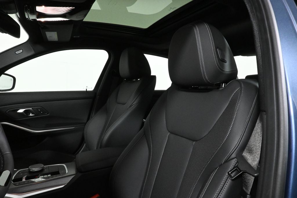 Thumbnail: 2026 BMW 3 Series - 16