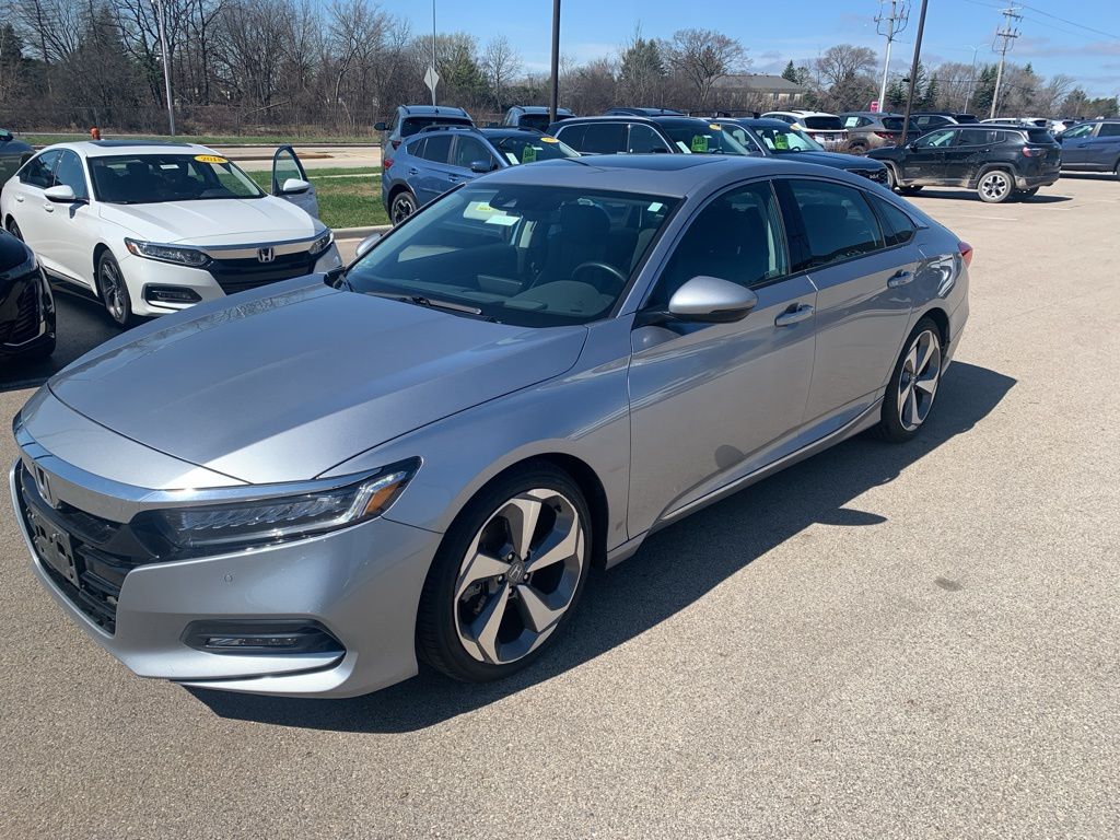 Lunar Silver Metallic 2018 Honda Accord 2.0T Touring FWD Sedan Front-Wheel Drive Automatic