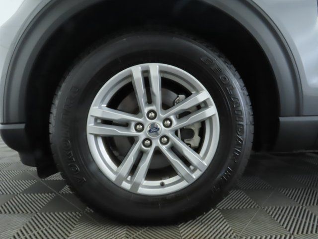 Thumbnail: 2022 Ford Explorer - 32