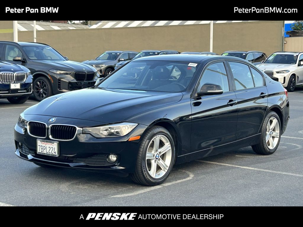 2013 BMW 3 Series 320i Hero Image