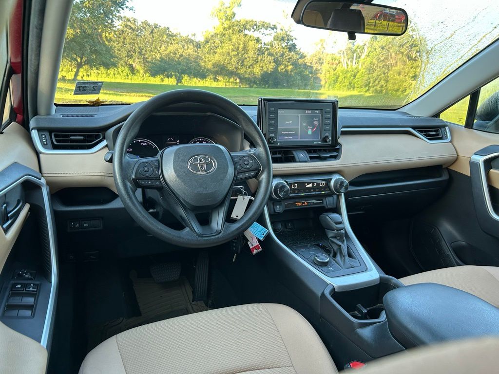 Thumbnail: 2022 Toyota RAV4 - 12