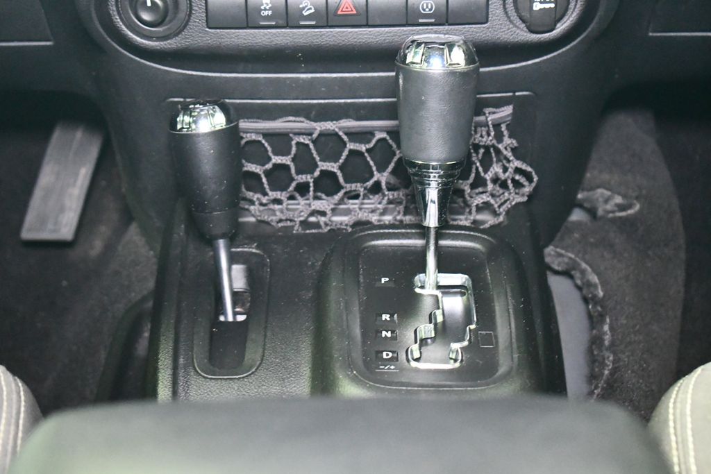 Thumbnail: 2017 Jeep Wrangler - 16