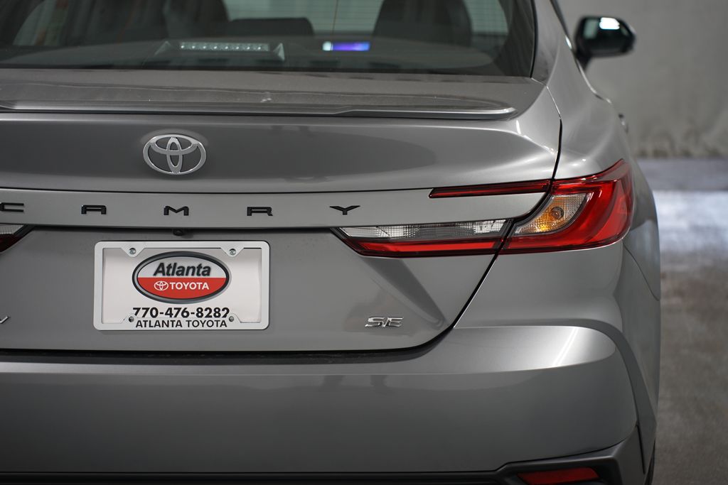 2025 Toyota Camry SE 10