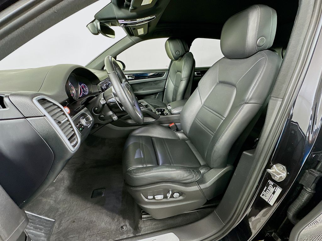 Thumbnail: 2019 Porsche Cayenne - 21
