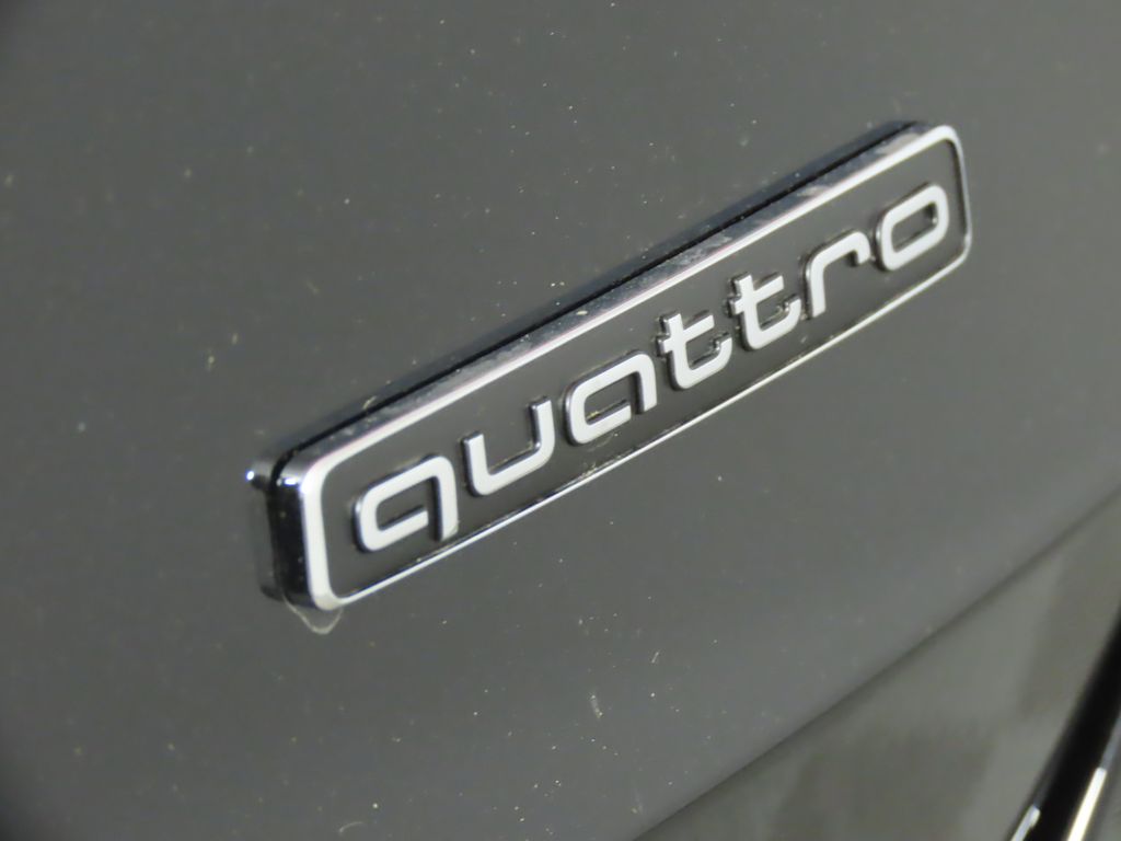 Thumbnail: 2025 Audi Q3 - 10