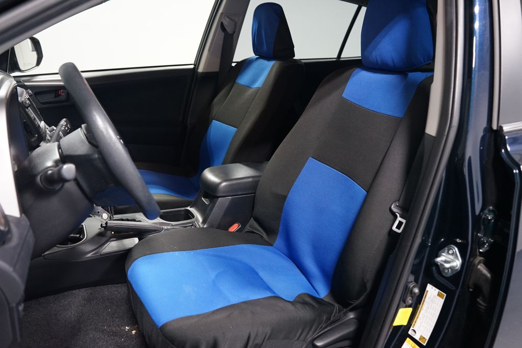 Thumbnail: 2018 Toyota RAV4 - 6