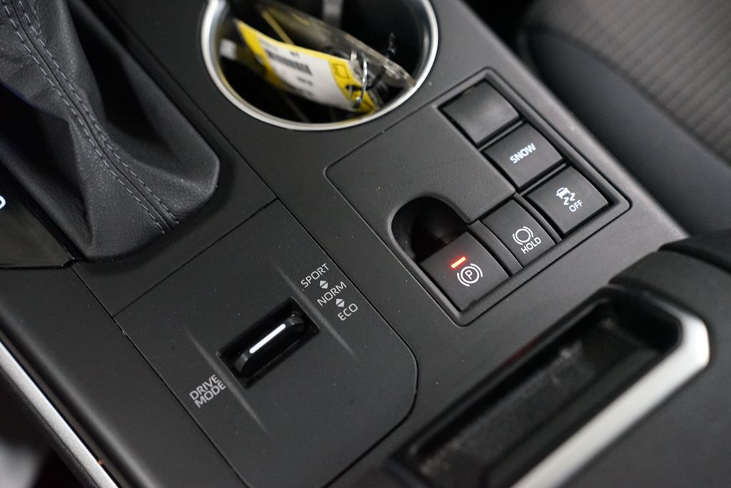 Thumbnail: 2023 Toyota Highlander - 22