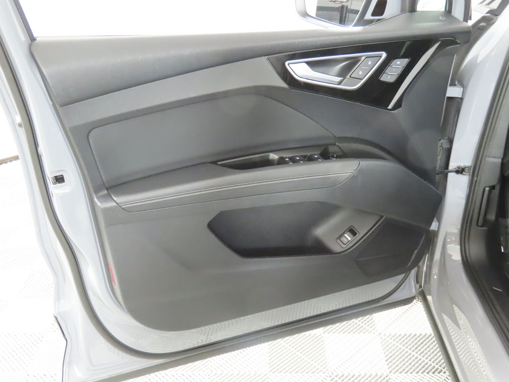 Thumbnail: 2023 Audi Q4 e-tron - 29