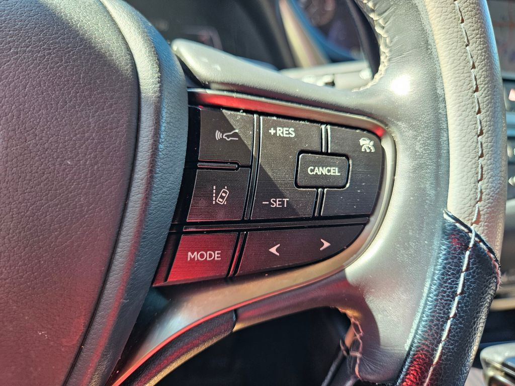 Thumbnail: 2019 Lexus ES - 19