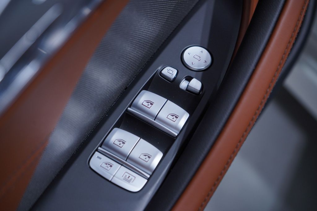 Thumbnail: 2026 BMW 8 Series - 17