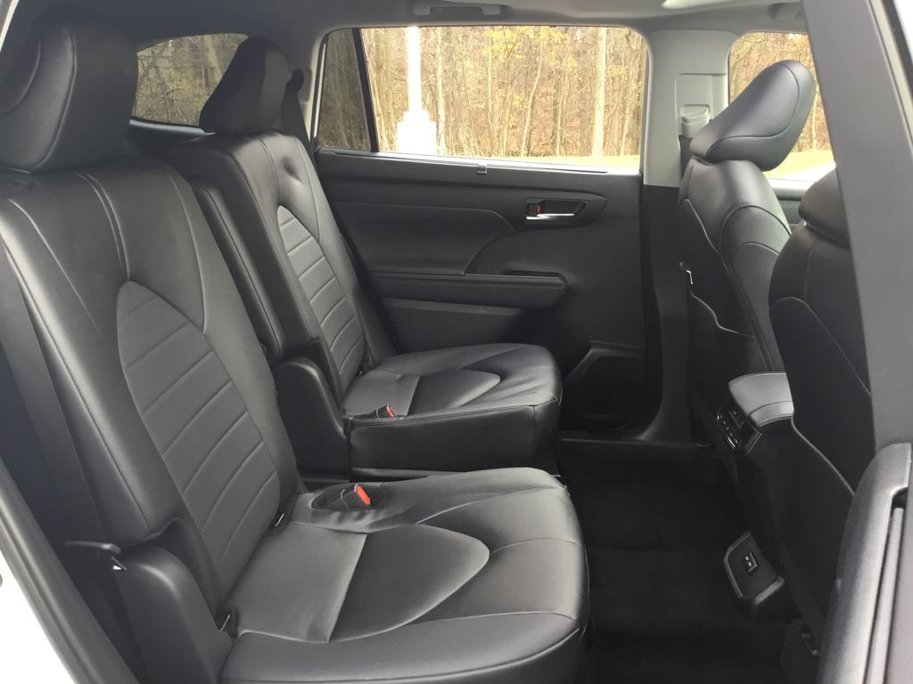 Thumbnail: 2024 Toyota Highlander - 15