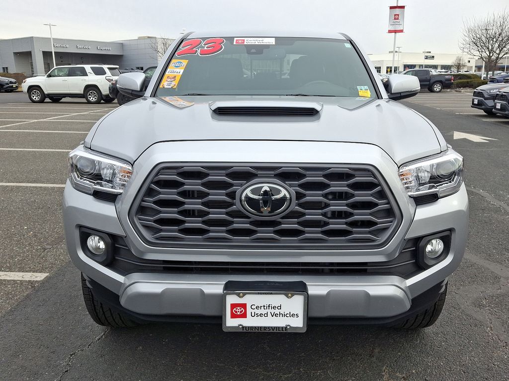 2023 Toyota Tacoma TRD Sport 2