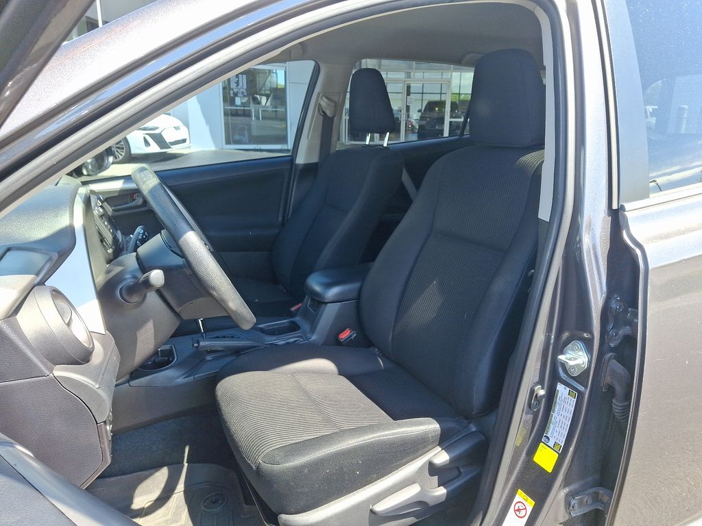 2017 Toyota RAV4 LE 13