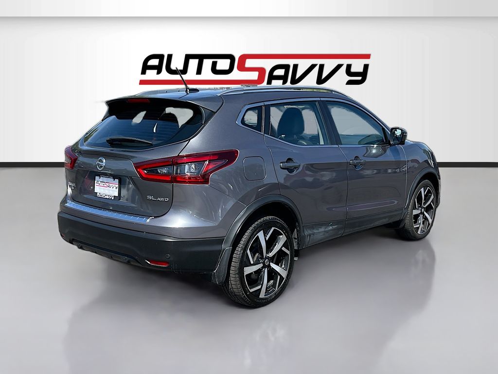 Used 2022 Gray Nissan SL image 7