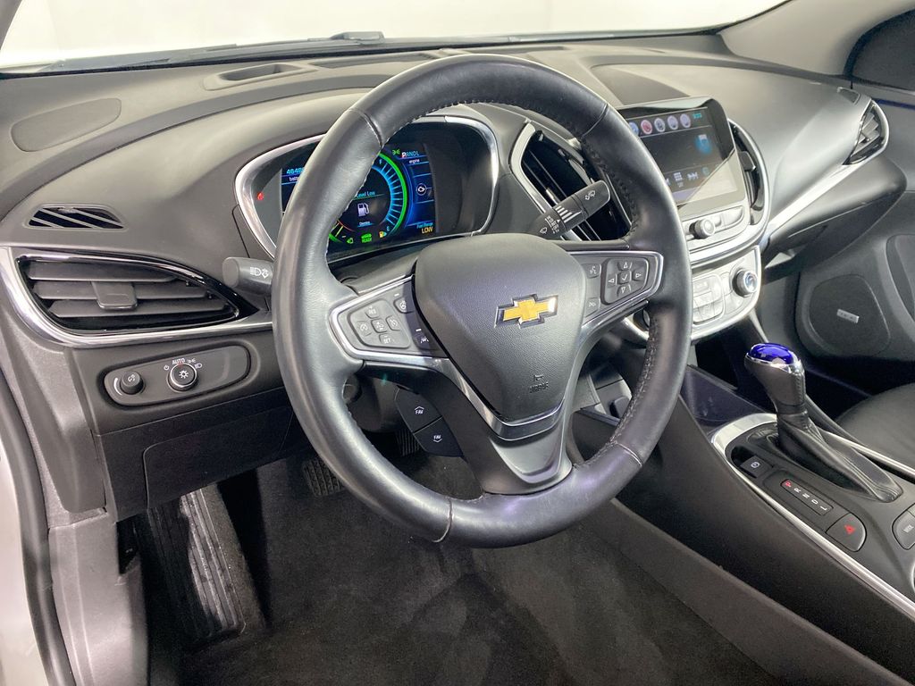 2018 Chevrolet Volt Premier 10