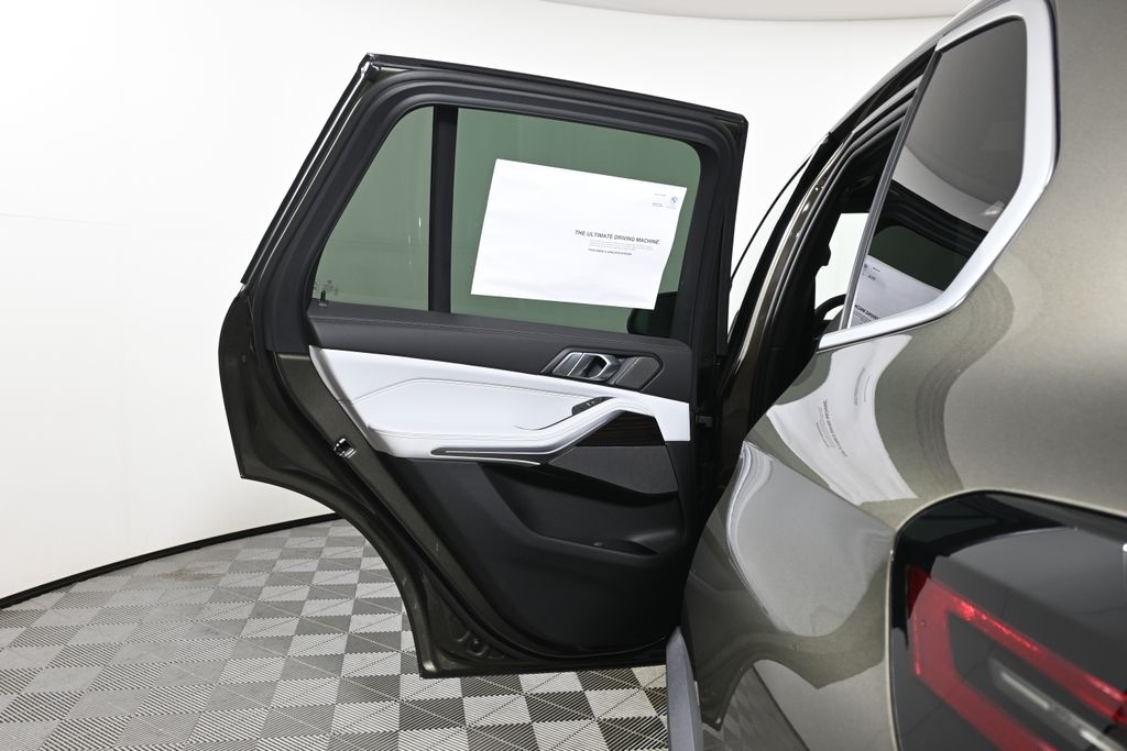 Thumbnail: 2026 BMW X5 - 30